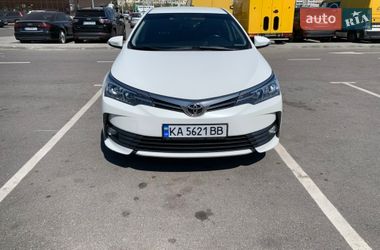 Седан Toyota Corolla 2017 в Києві