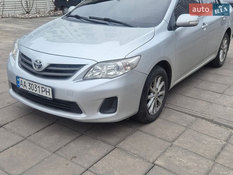 Седан Toyota Corolla 2010 в Києві