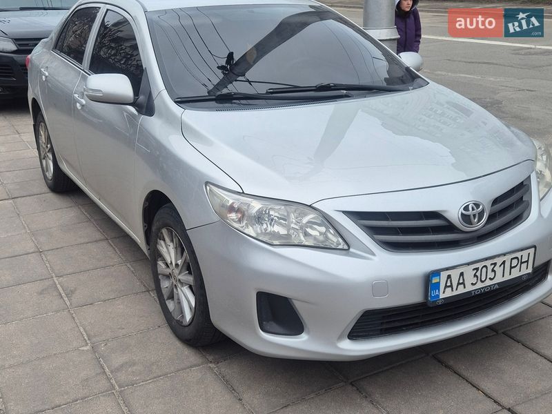 Седан Toyota Corolla 2010 в Києві