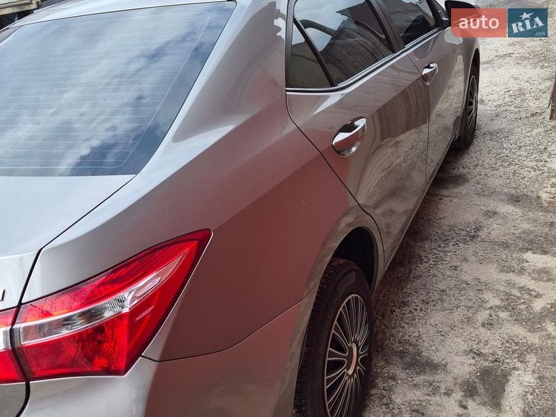 Седан Toyota Corolla 2016 в Києві