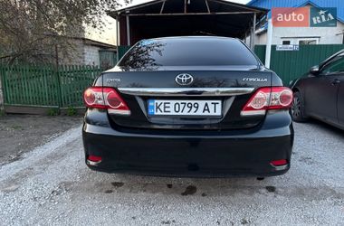 Седан Toyota Corolla 2013 в П'ятихатках
