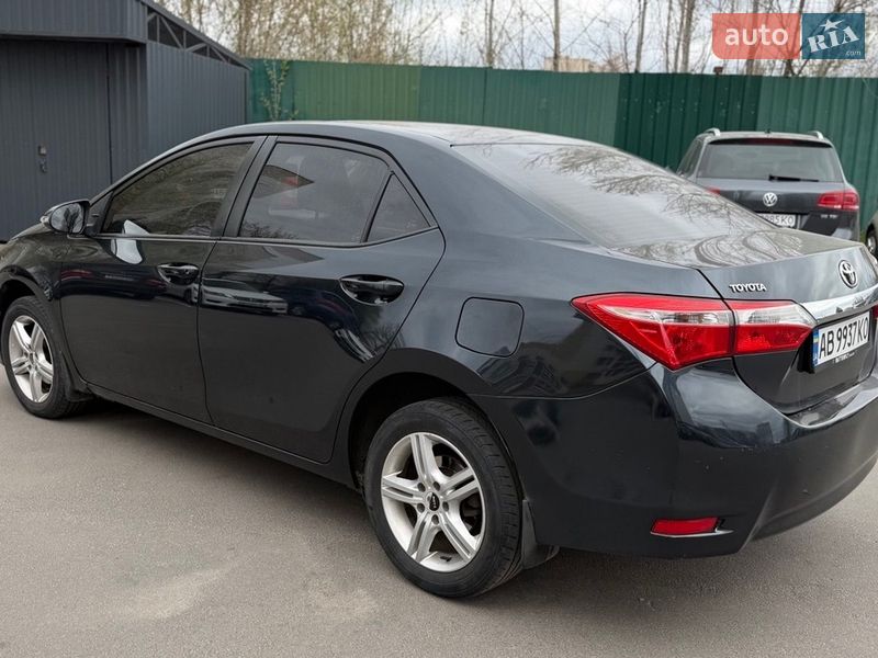 Седан Toyota Corolla 2013 в Вінниці