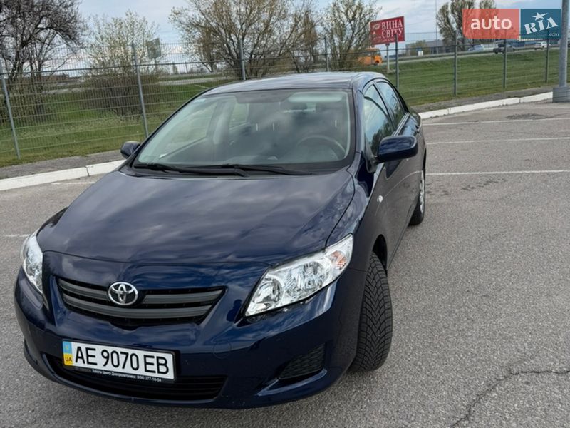 Седан Toyota Corolla 2009 в Днепре