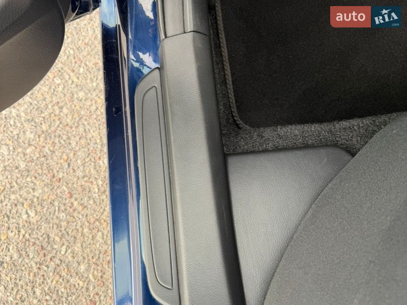 Седан Toyota Corolla 2009 в Днепре