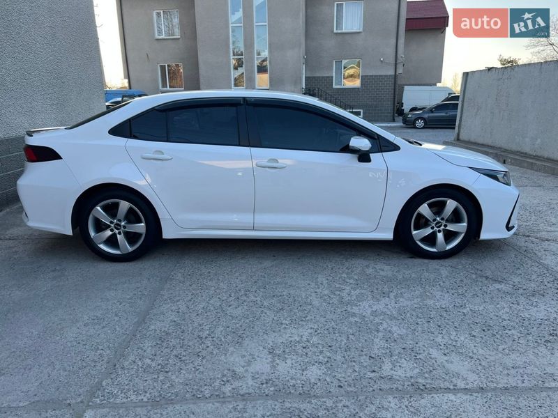 Седан Toyota Corolla 2019 в Дніпрі