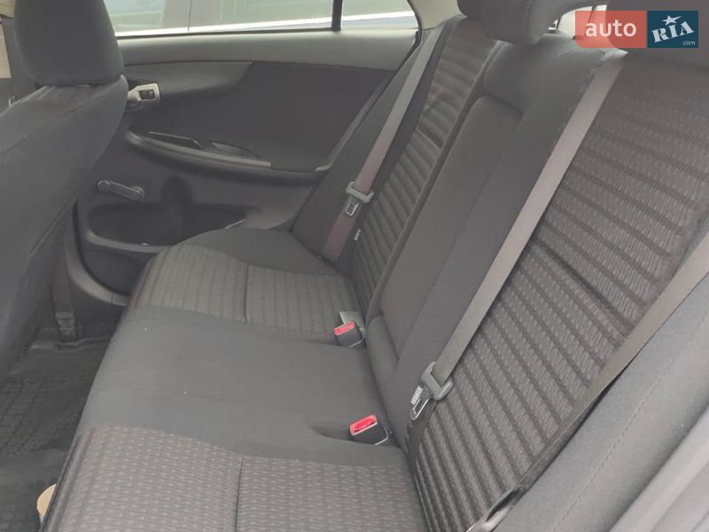 Седан Toyota Corolla 2009 в Хмельницькому