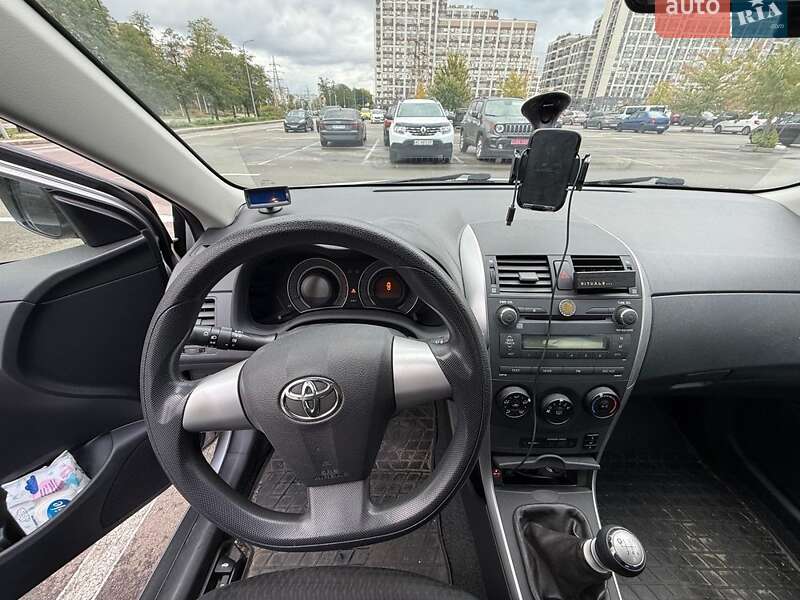 Седан Toyota Corolla 2011 в Киеве