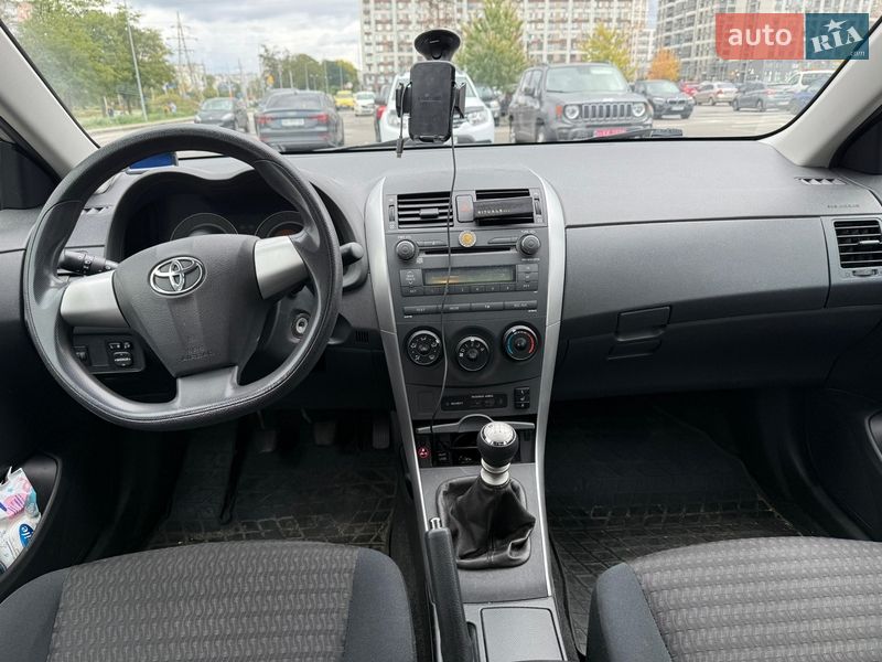 Седан Toyota Corolla 2011 в Киеве