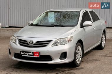 Седан Toyota Corolla 2011 в Киеве