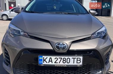 Седан Toyota Corolla 2017 в Киеве