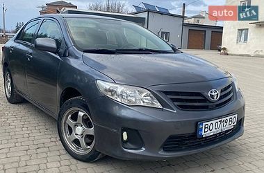 Седан Toyota Corolla 2012 в Сумах
