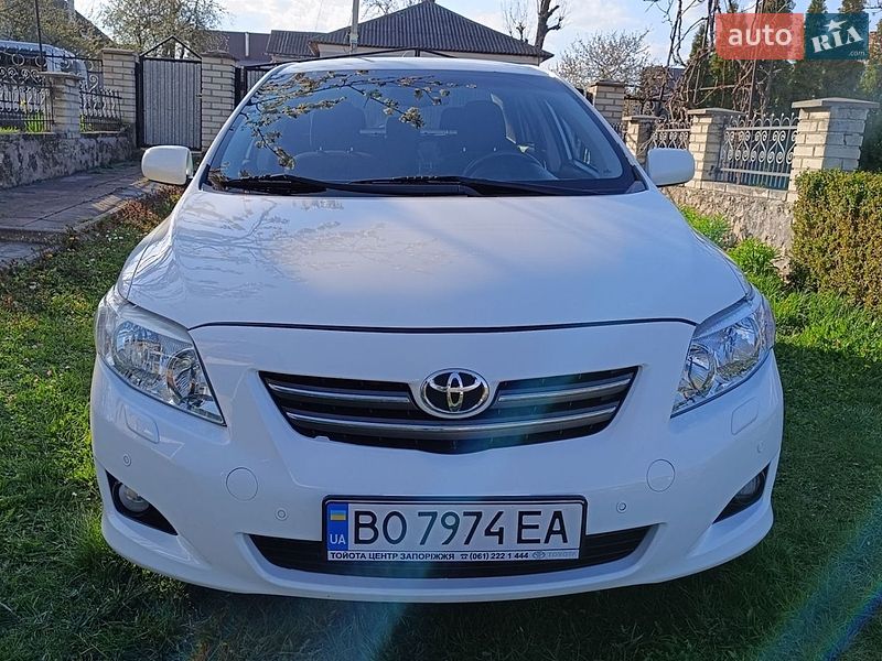 Седан Toyota Corolla 2008 в Тернополі