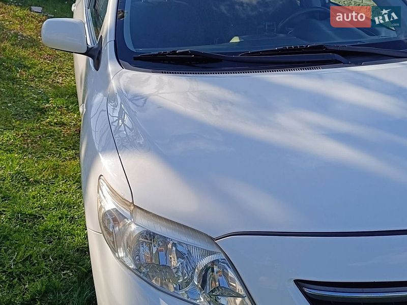 Седан Toyota Corolla 2008 в Тернополі