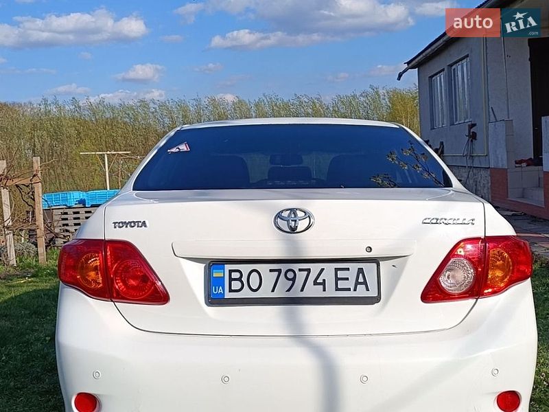 Седан Toyota Corolla 2008 в Тернополі
