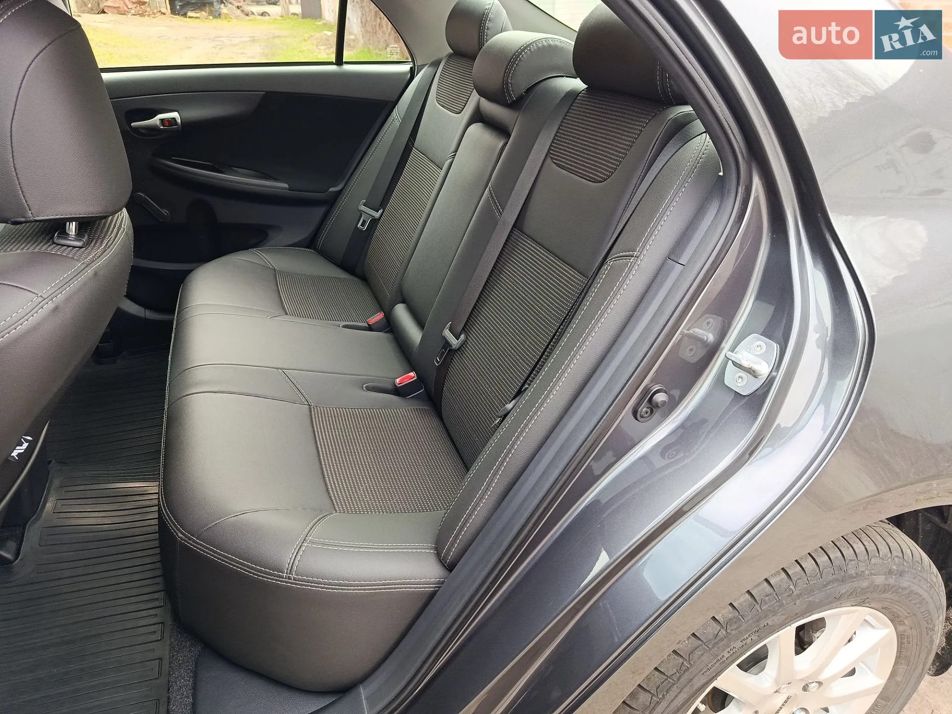 2011 Toyota Corolla - мініатюра 32