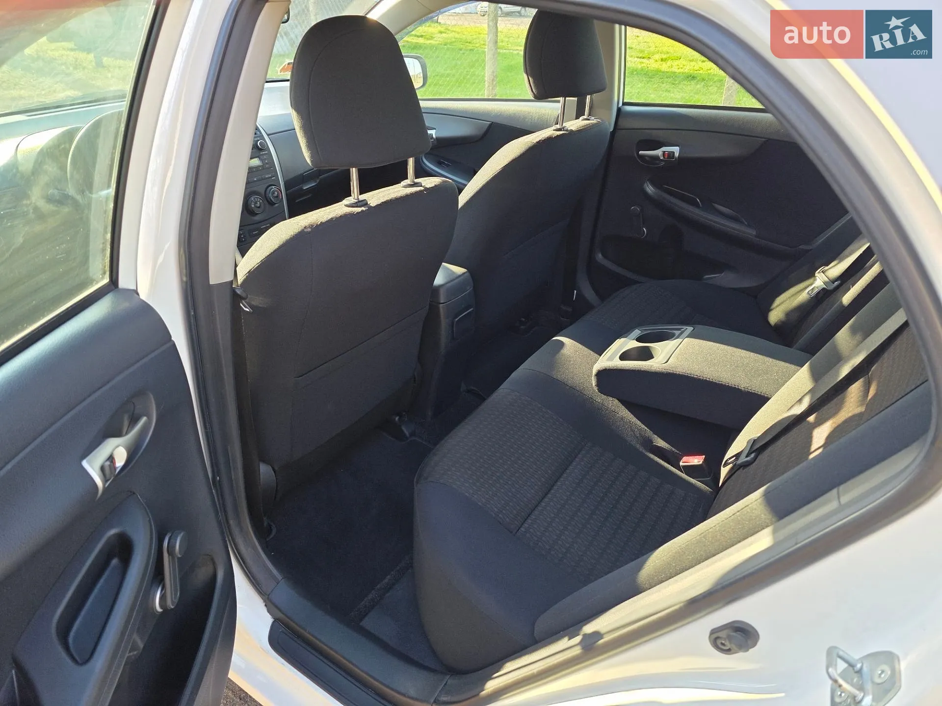 2010 Toyota Corolla - мініатюра 10