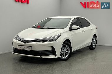 Седан Toyota Corolla 2018 в Киеве