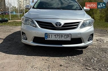 Седан Toyota Corolla 2010 в Києві