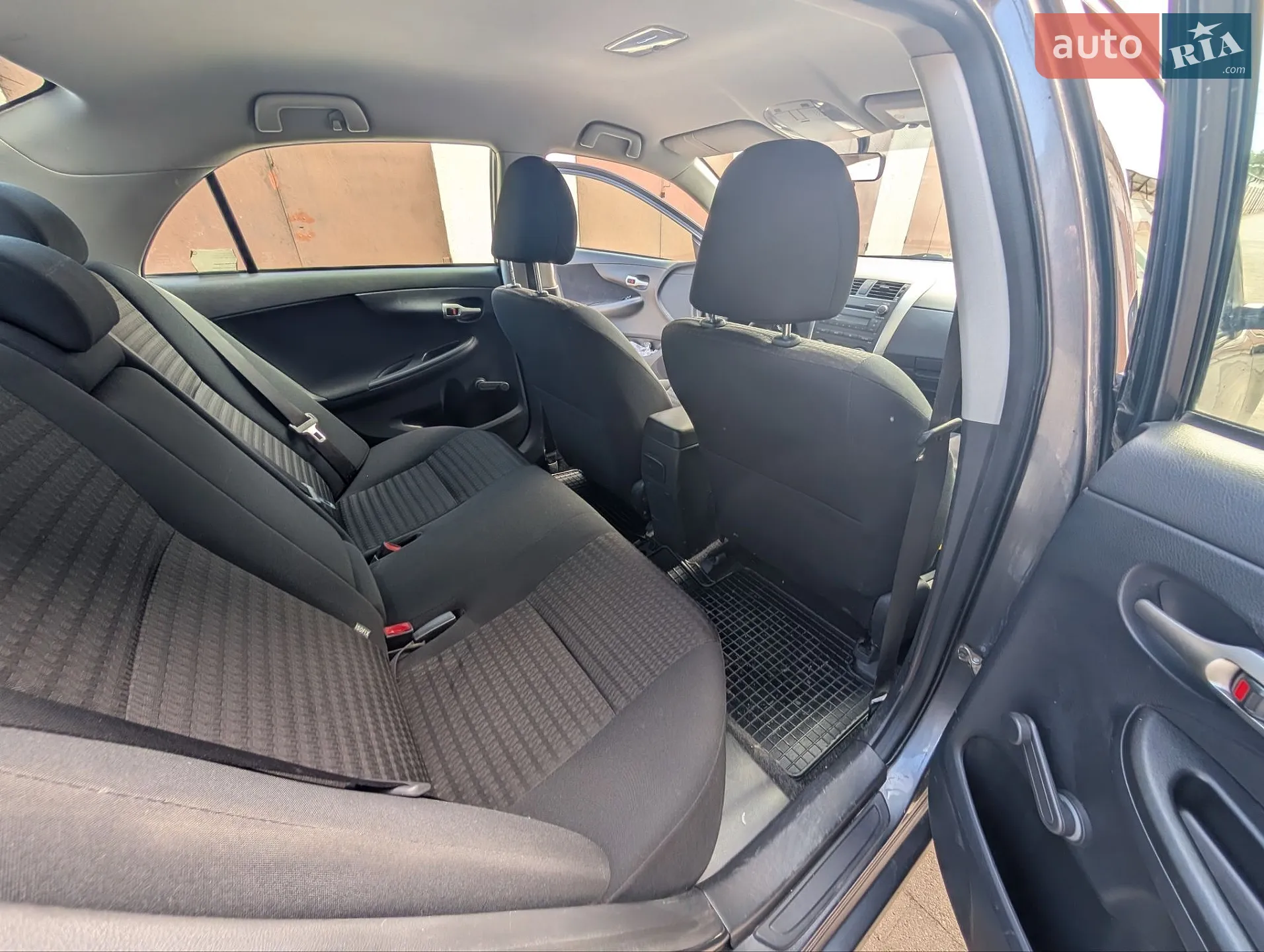 2010 Toyota Corolla - мініатюра 40