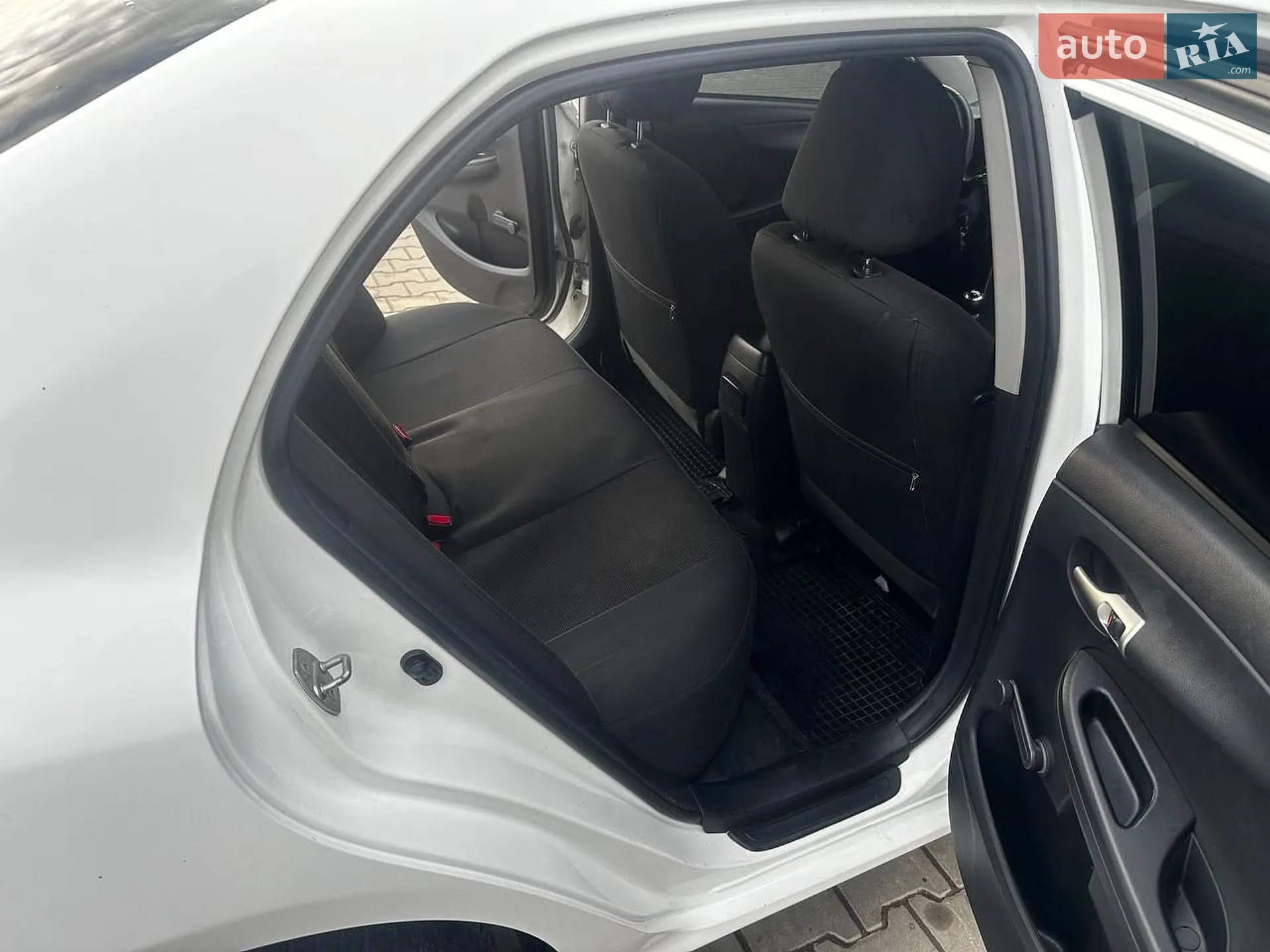 2011 Toyota Corolla - мініатюра 13