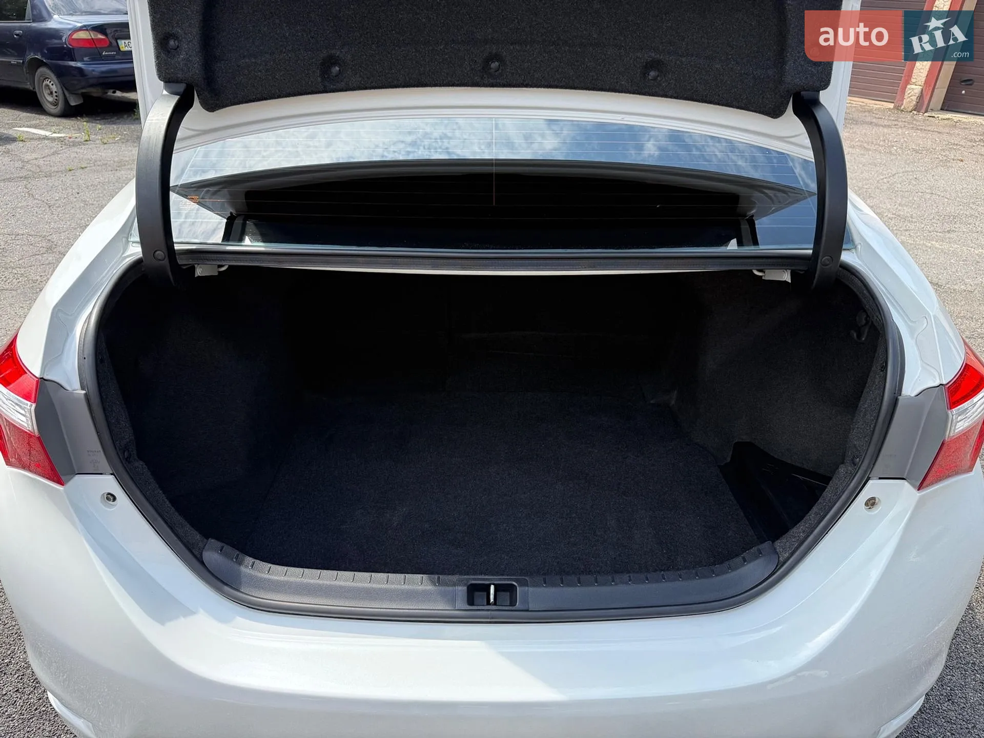 2013 Toyota Corolla - мініатюра 12