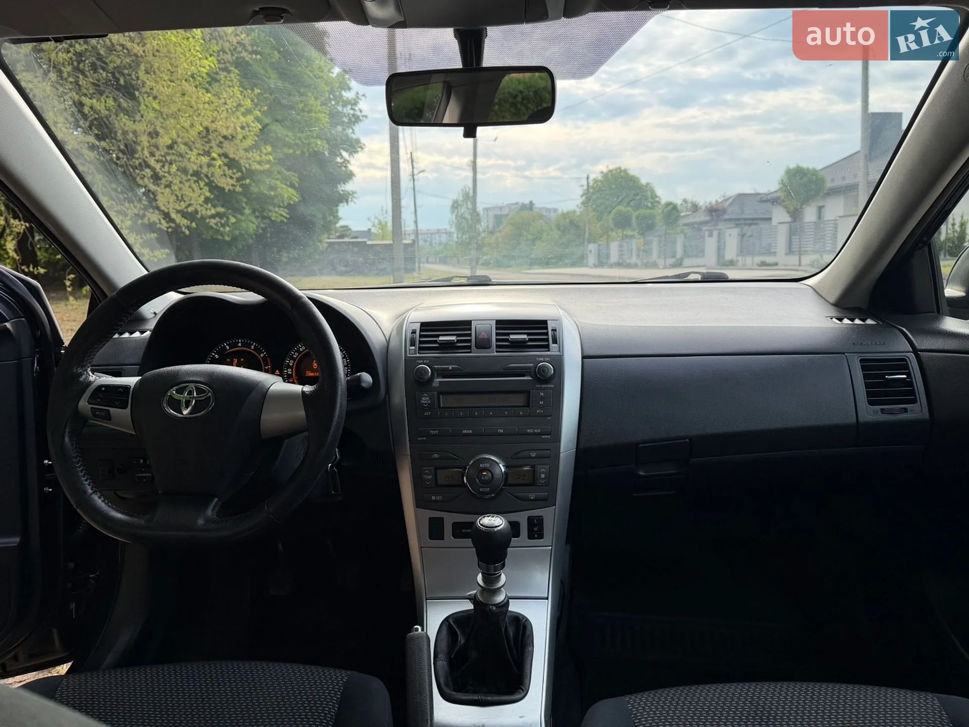 2010 Toyota Corolla - мініатюра 16