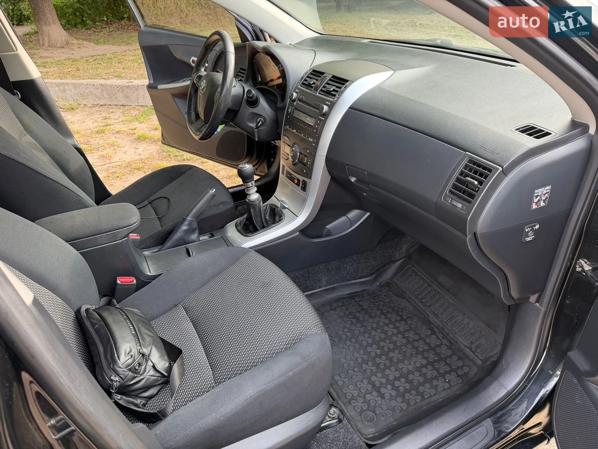 2010 Toyota Corolla - мініатюра 18
