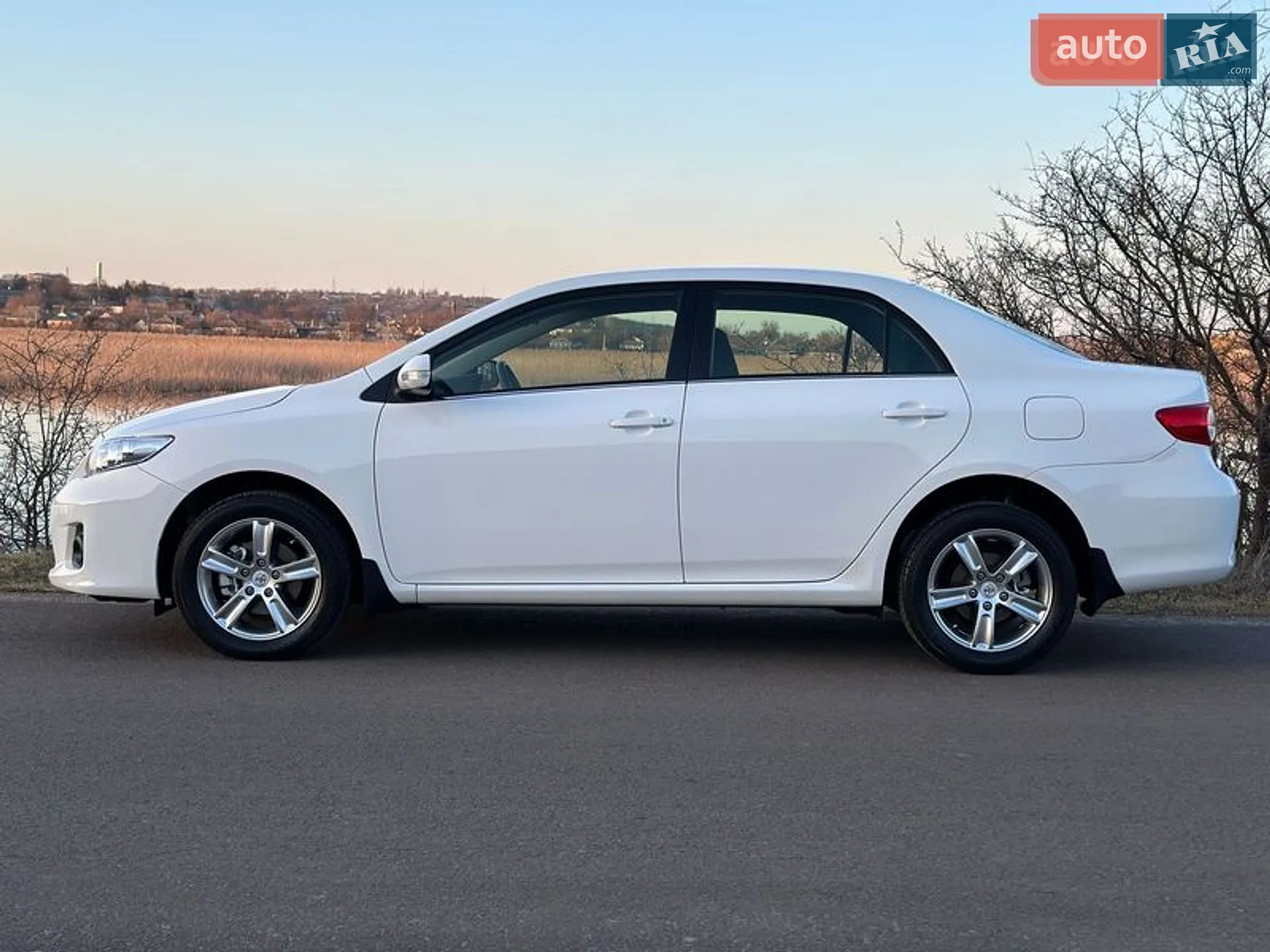 2011 Toyota Corolla - мініатюра 6