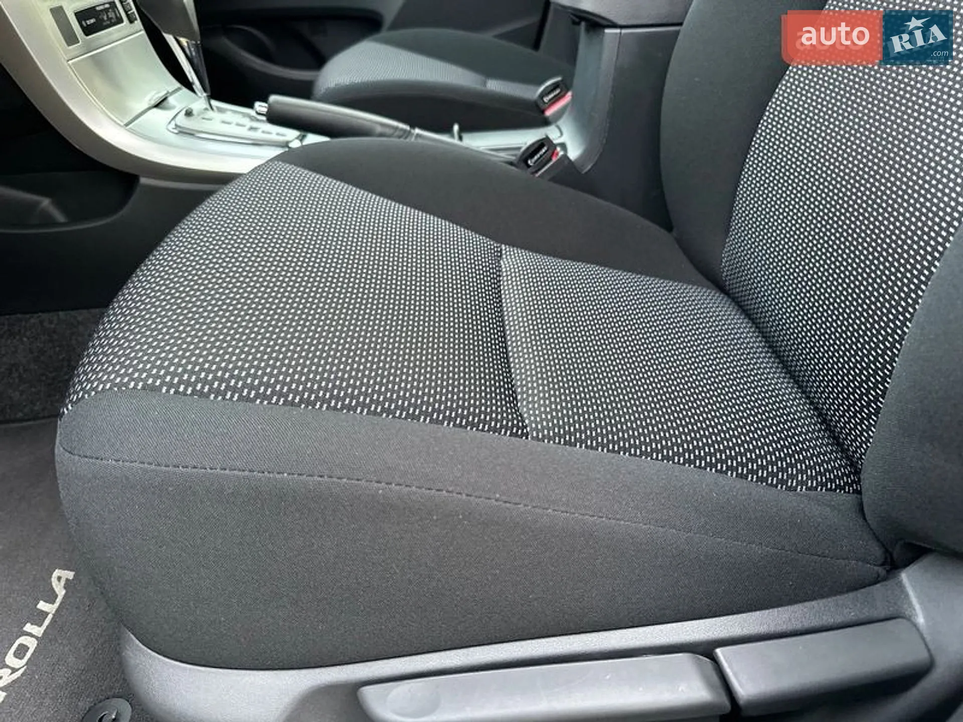 2011 Toyota Corolla - мініатюра 31