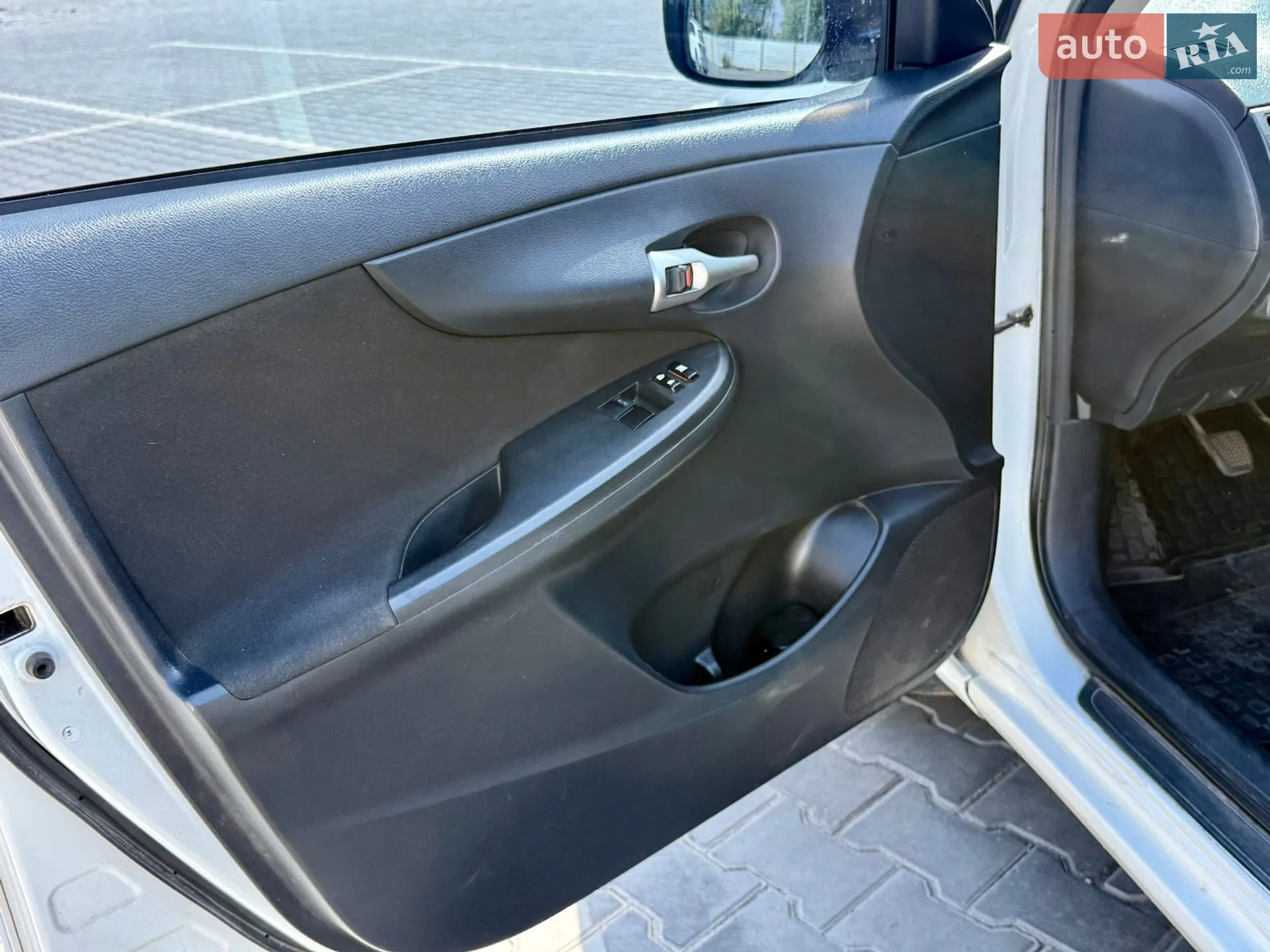 2011 Toyota Corolla - мініатюра 11