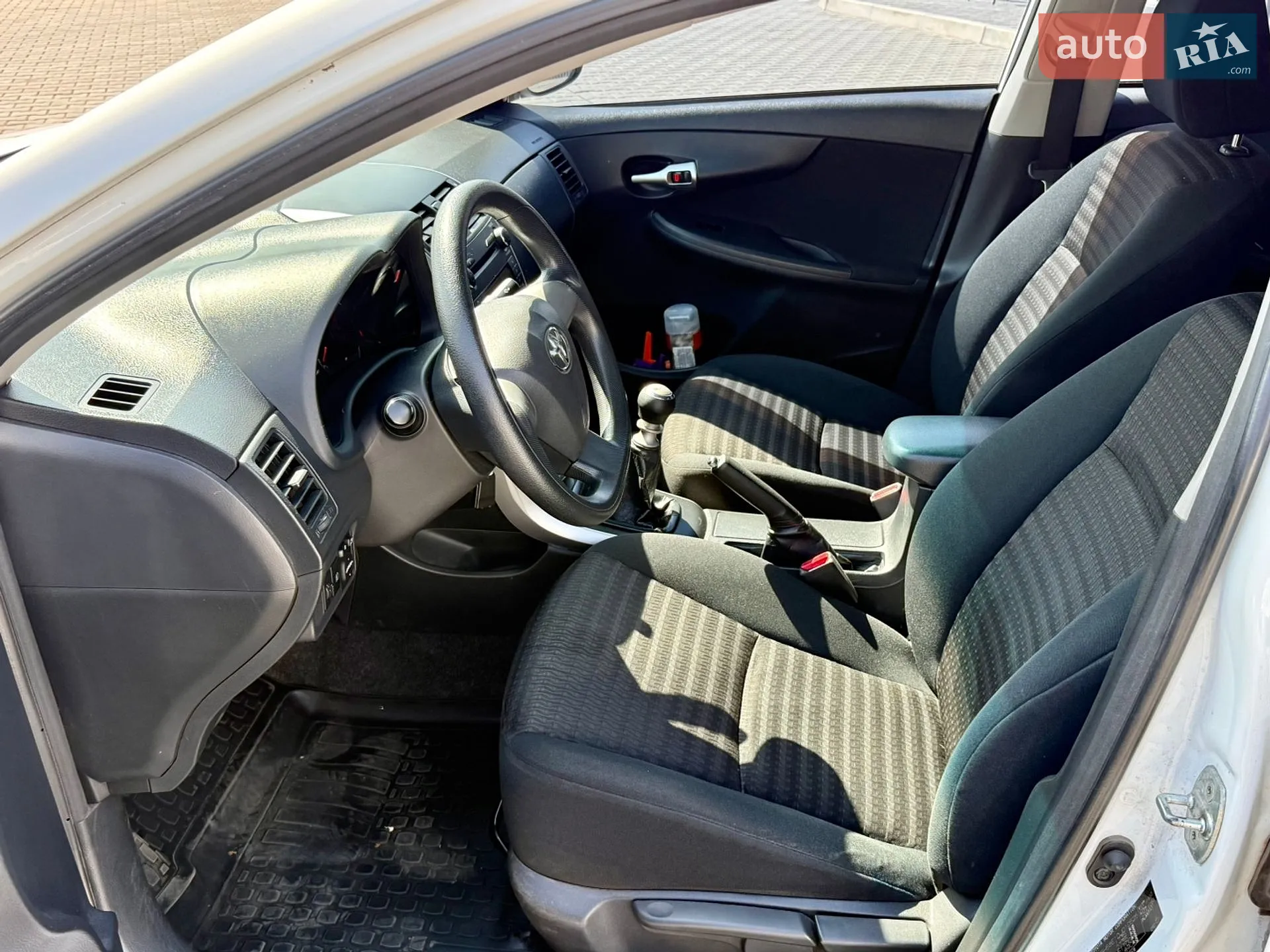 2011 Toyota Corolla - мініатюра 12
