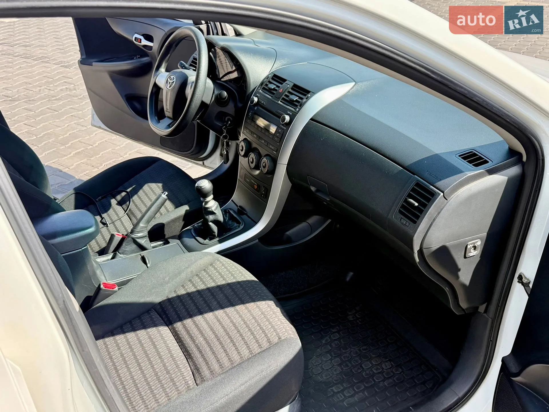 2011 Toyota Corolla - мініатюра 17