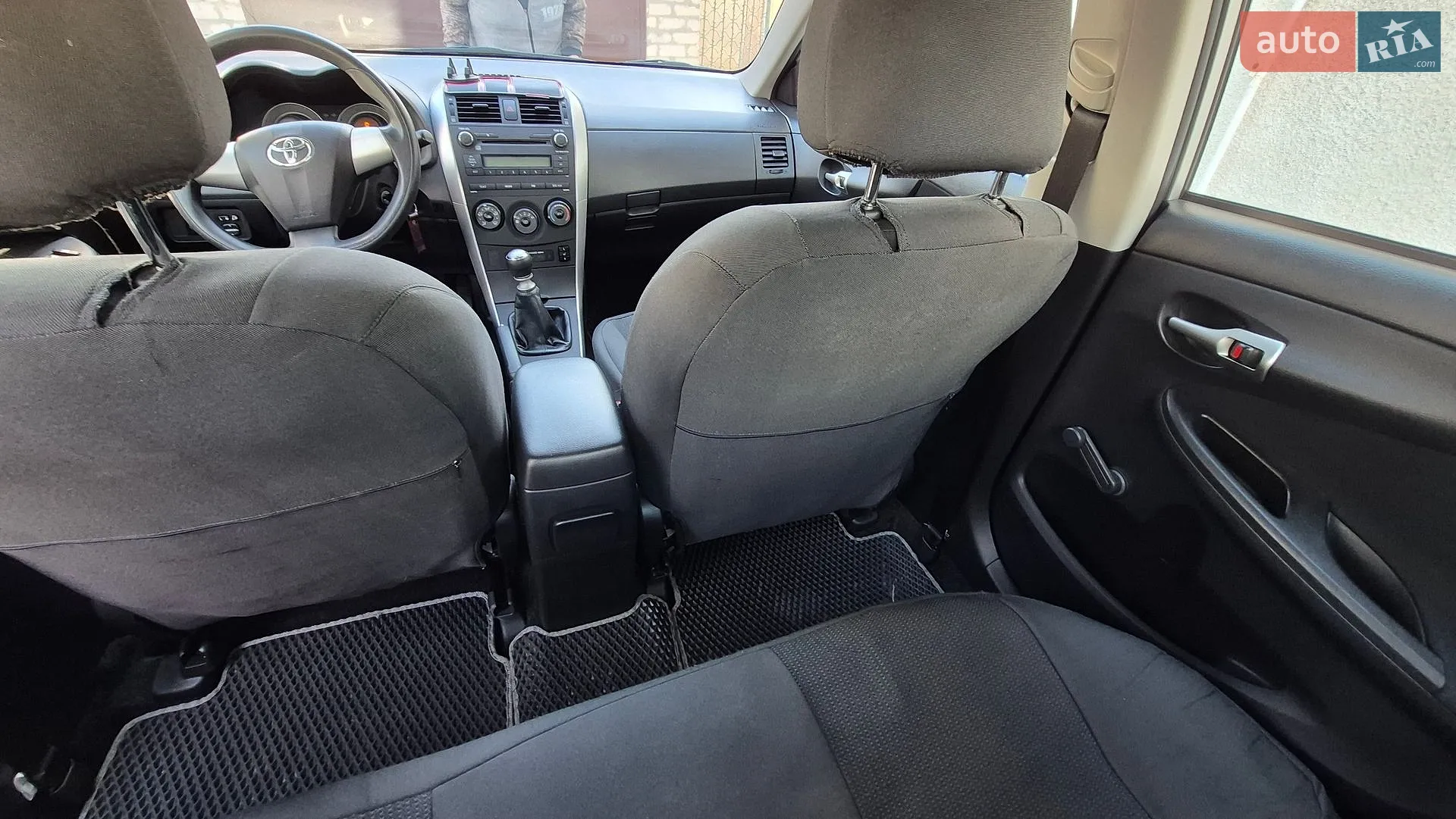 2011 Toyota Corolla - мініатюра 9