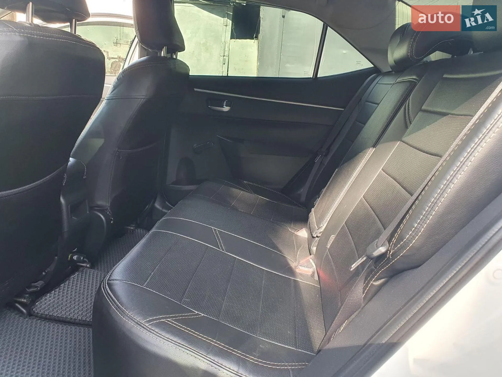 2017 Toyota Corolla - мініатюра 16