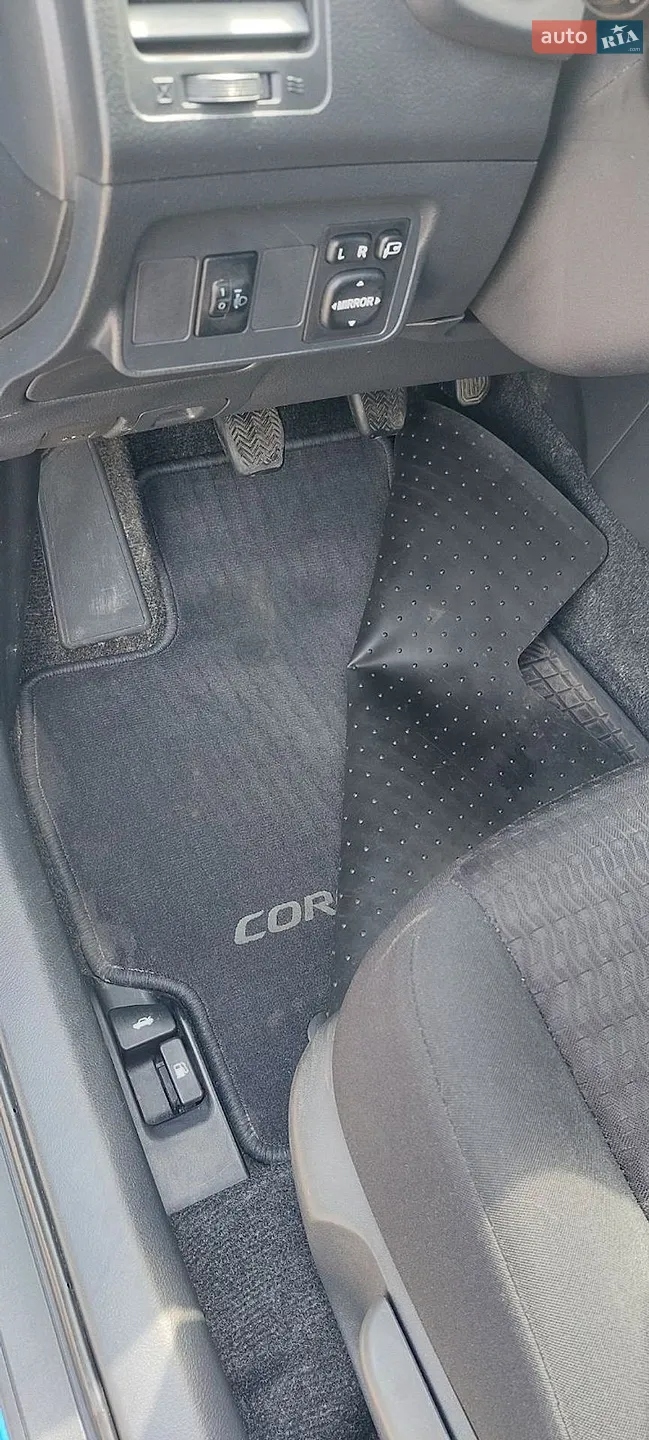 2011 Toyota Corolla - мініатюра 8
