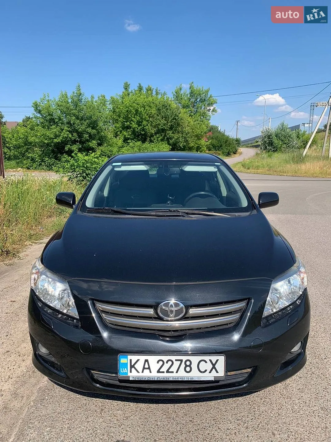 Toyota Corolla 2018 VIN 5YFBURHE1JP818300 фото оголошення 10 з 19