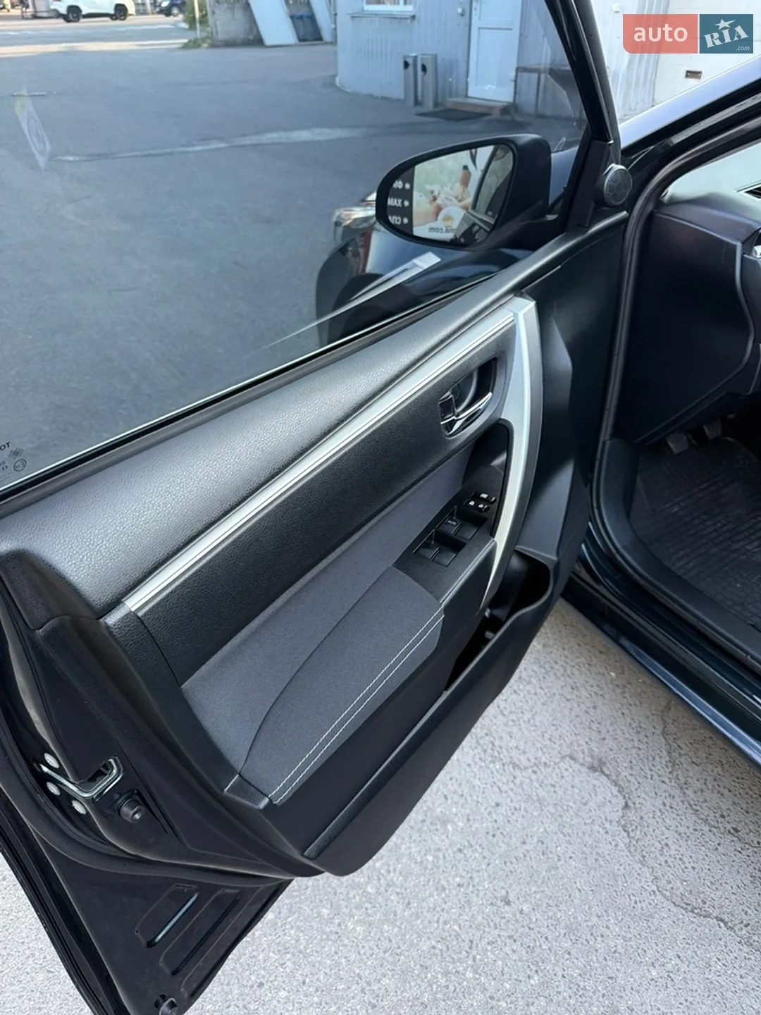 2015 Toyota Corolla - мініатюра 17