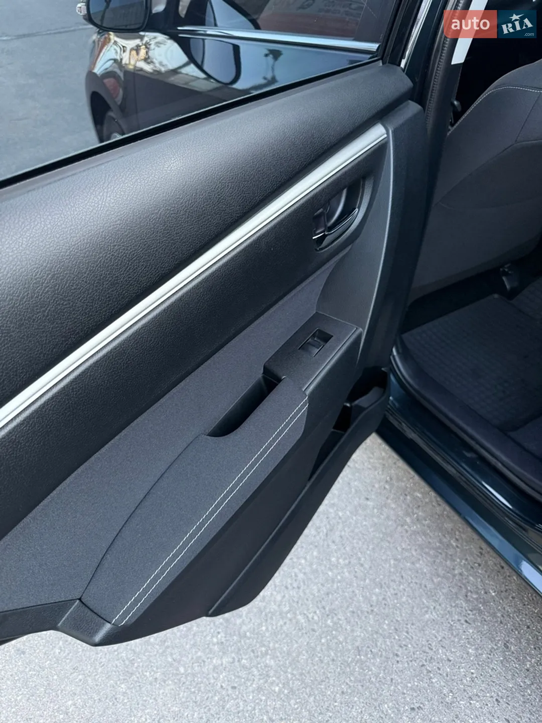 2015 Toyota Corolla - мініатюра 31