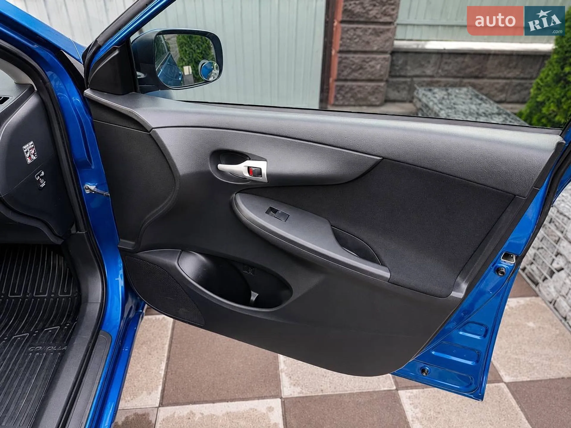 2010 Toyota Corolla - мініатюра 15