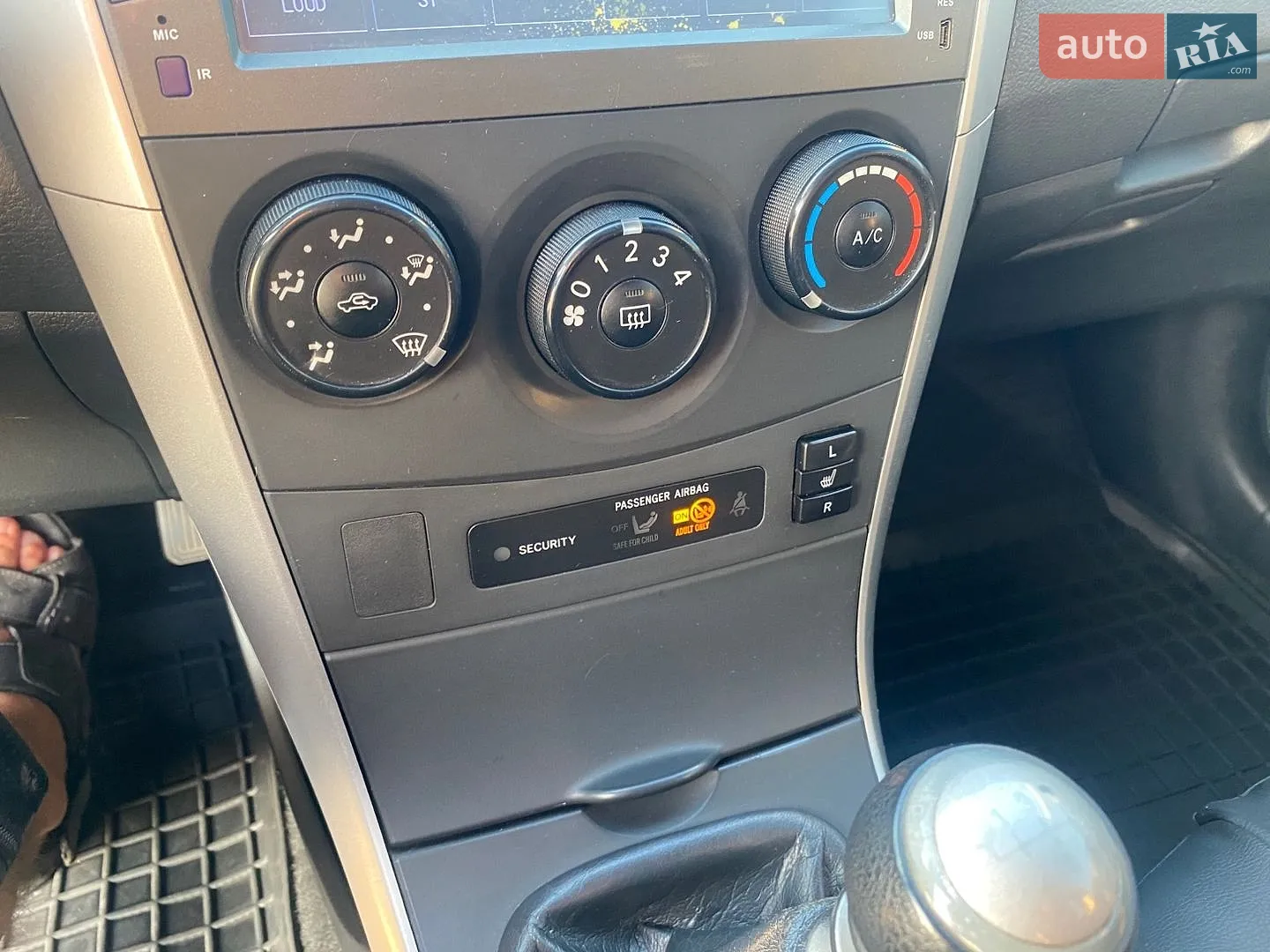 2010 Toyota Corolla - мініатюра 23