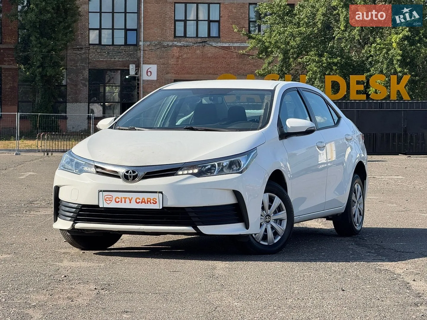 2017 Toyota Corolla - мініатюра 8