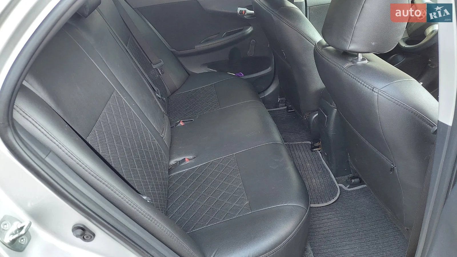 2010 Toyota Corolla - мініатюра 8
