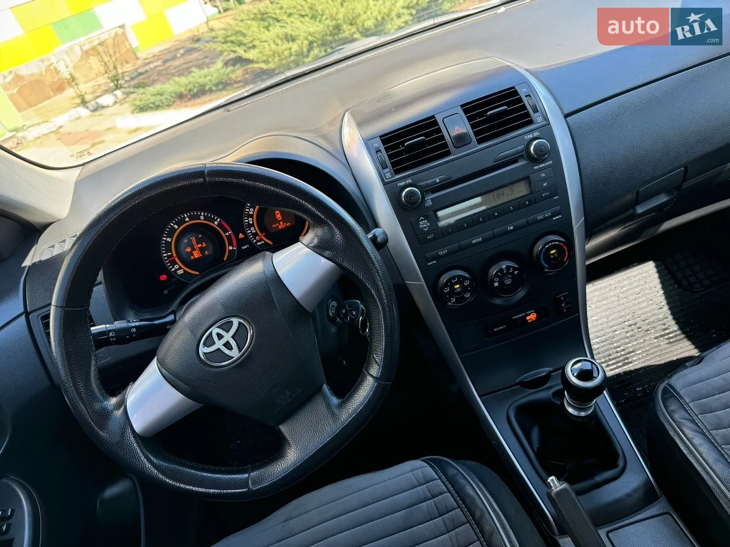 2010 Toyota Corolla - мініатюра 12