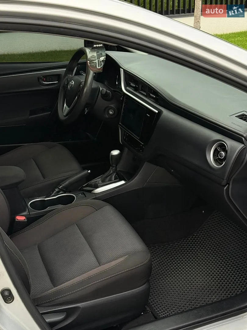 2017 Toyota Corolla - мініатюра 9