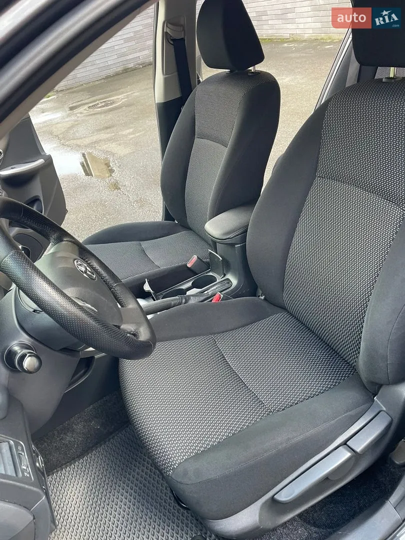 2010 Toyota Corolla - мініатюра 11