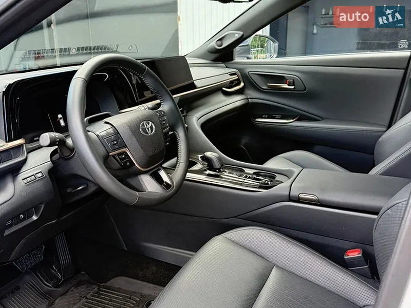 Toyota Crown 2025