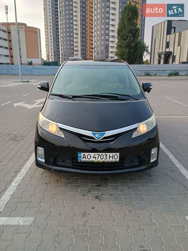Toyota Estima 2010