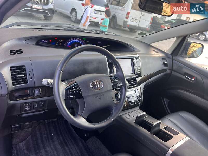 Минивэн Toyota Estima 2014 в Киеве фото 27 Минивэн Toyota Estima 2014 в Киеве