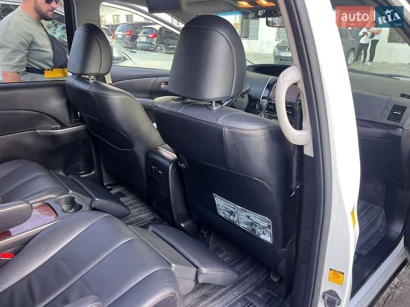 Минивэн Toyota Estima 2014 в Киеве фото 46 Минивэн Toyota Estima 2014 в Киеве