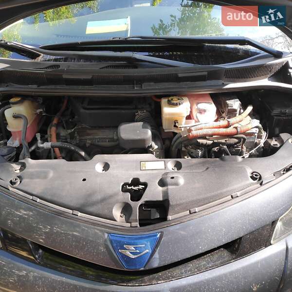 Минивэн Toyota Estima 2013 в Николаеве